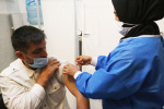 تزریق واکسن نوبت سوم به ۱۱۵ هزار نفر در ساوه و زرندیه